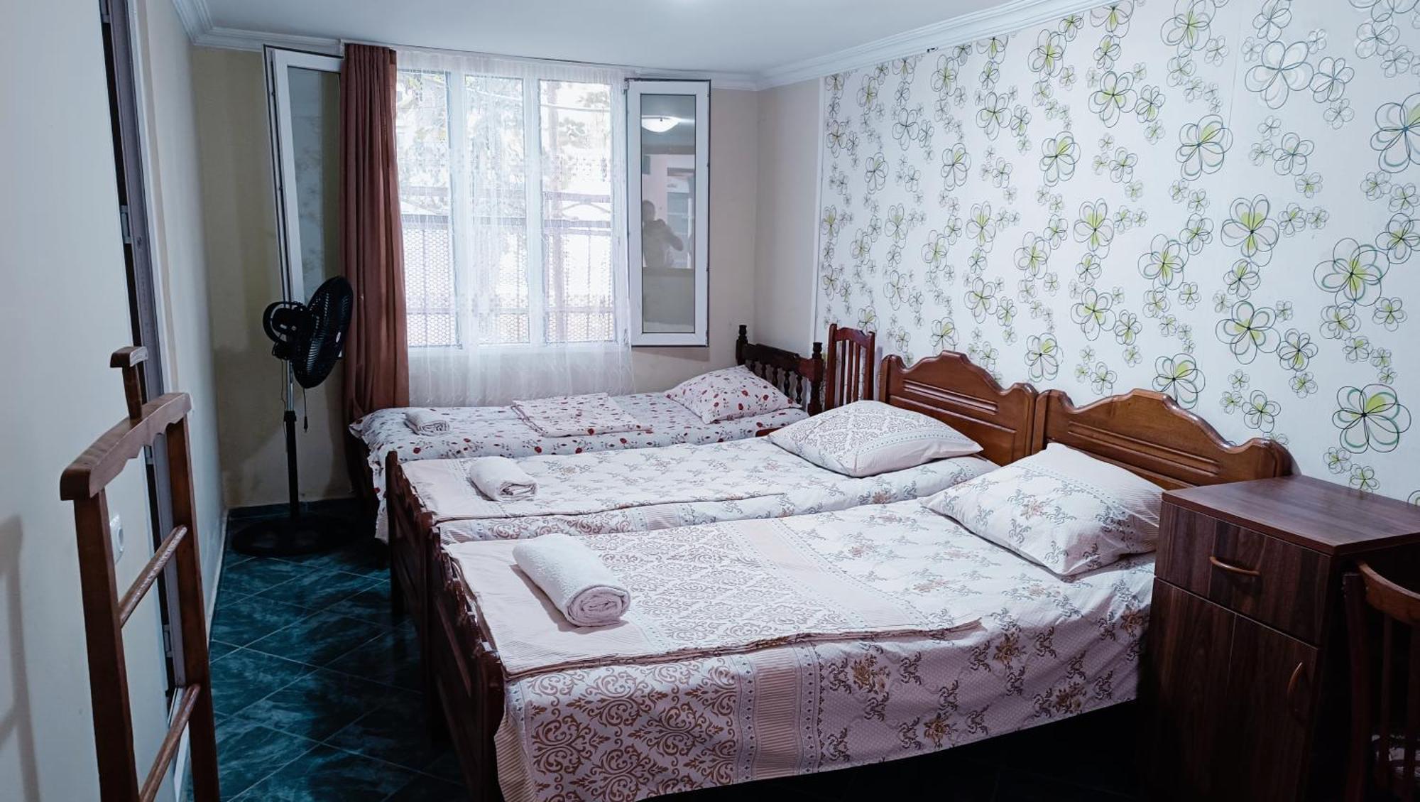Guesthouse Mery Kobuleti Exterior photo
