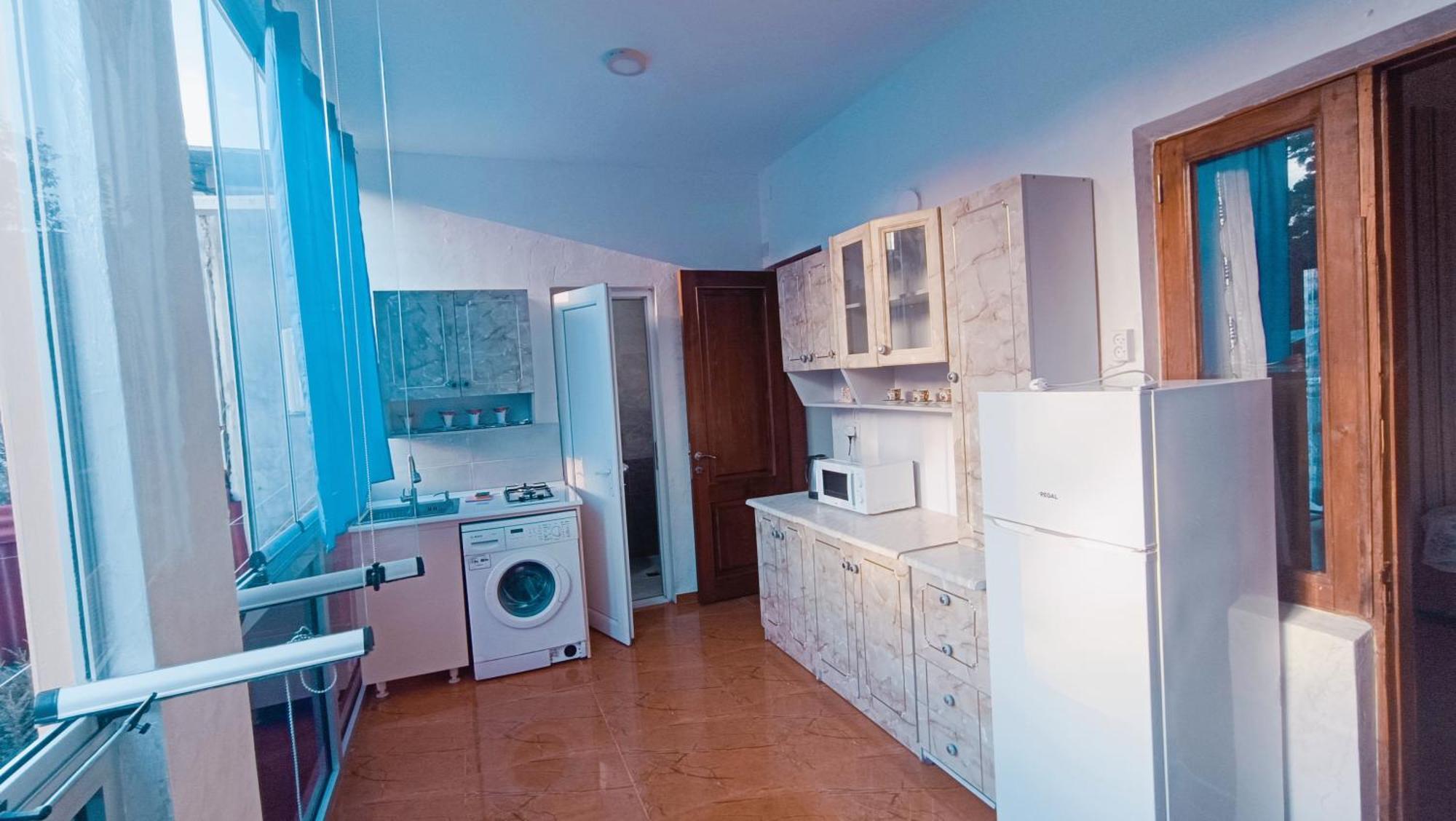 Guesthouse Mery Kobuleti Exterior photo